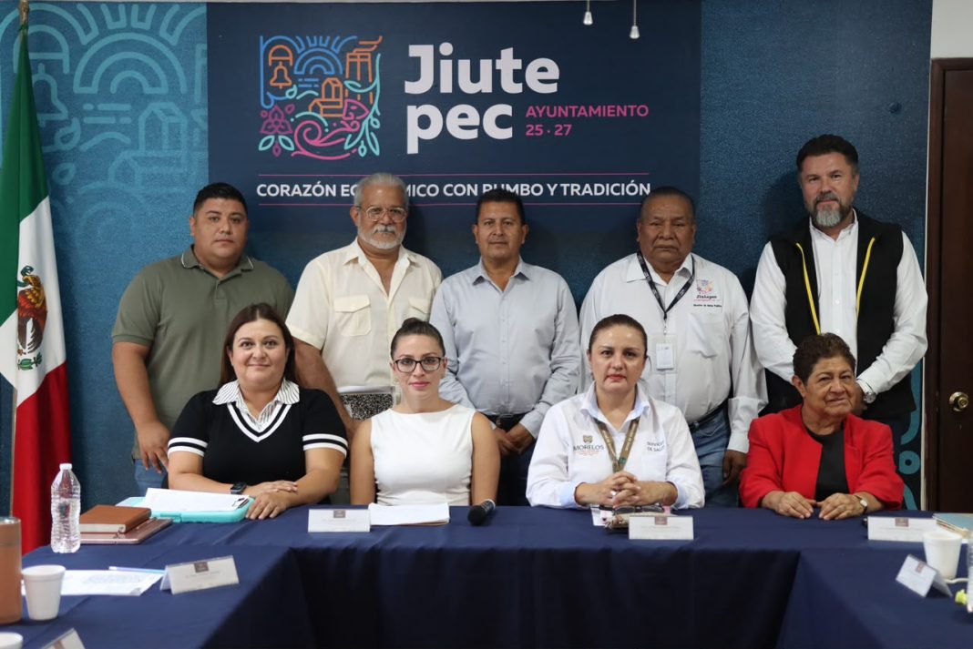Autoridades de Jiutepec y del sector salud estatal durante la primera sesión ordinaria del Comité de Salud Municipal.