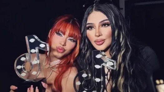Bellakath y Yeri Mua posando durante su etapa de colaboración en el reguetón mexicano.