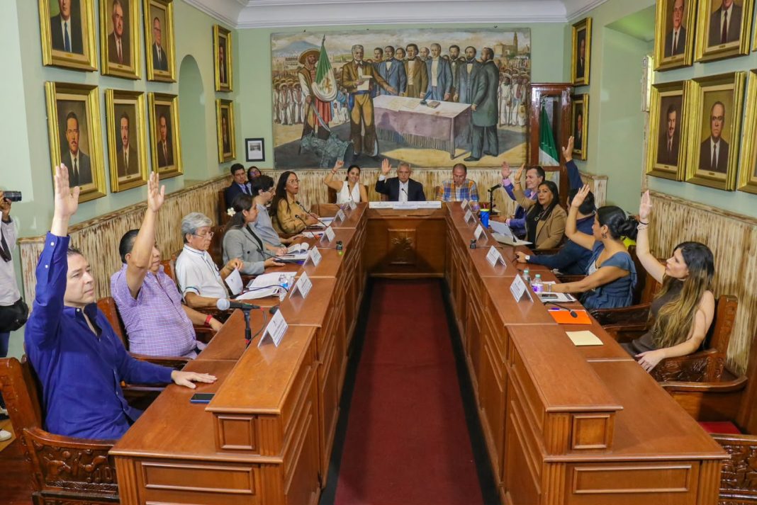 Sesión ordinaria del Cabildo de Cuernavaca donde se autoriza avanzar en el proyecto de energía solar para el SAPAC.