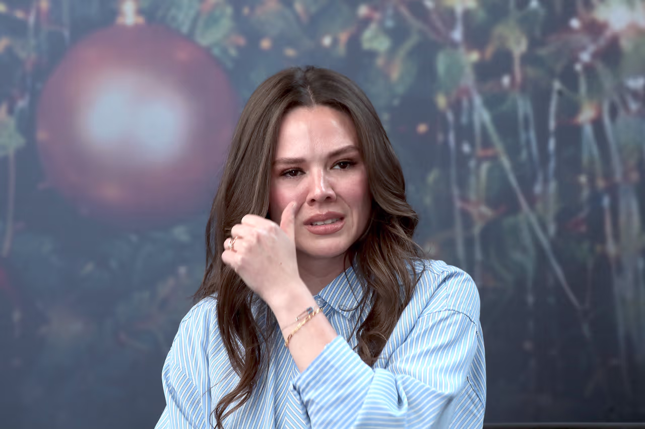 Joy Huerta durante la conferencia de prensa en la que abordó la pausa de su hermano Jesse en el dúo musical.