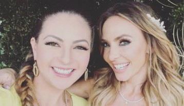 Erika Zaba y Mariana Ochoa, exintegrantes del grupo pop OV7.