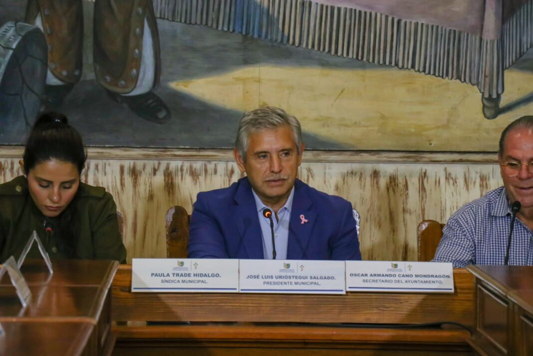 Sesión ordinaria del Cabildo de Cuernavaca donde se aprobaron los ajustes territoriales de las delegaciones municipales.